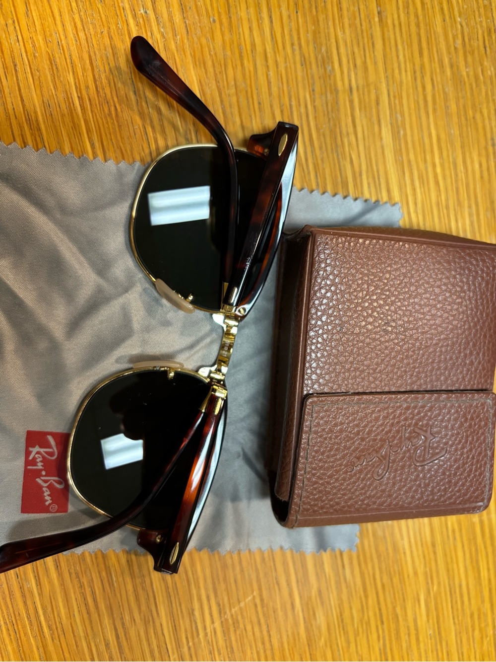 Ray-Ban Clubmaster Sunglasses Tortoise Frame with Dark Green Lenses - Picture 2 of 3